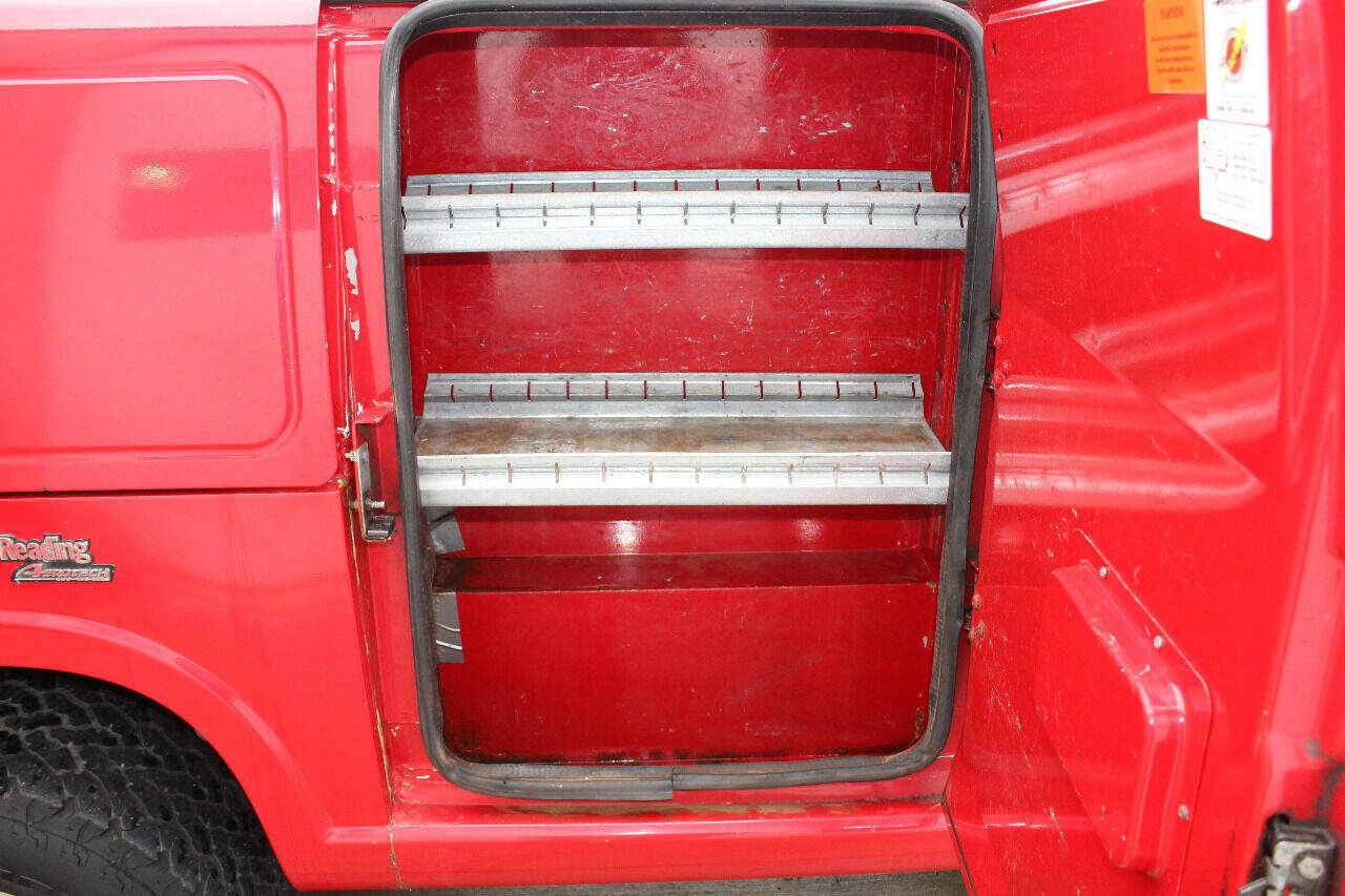 Used 2005 Chevrolet Silverado 3500 4x4 Regular Cab image 30