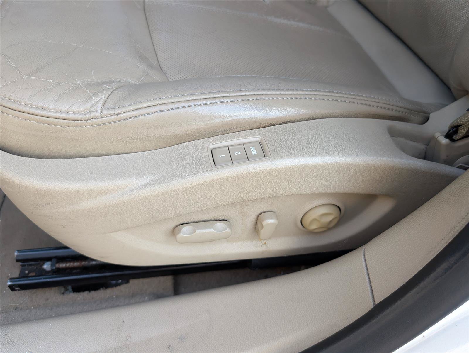 Used 2012 Buick LaCrosse Premium w/ Driver Confidence Package FWD image 10