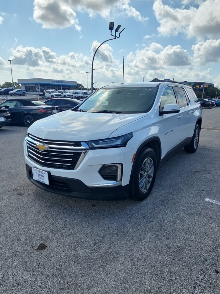 Used 2023 Chevrolet Traverse LT FWD image 3