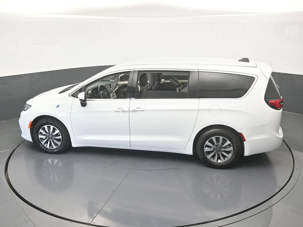 Used 2023 Chrysler Pacifica Touring-L FWD image 49