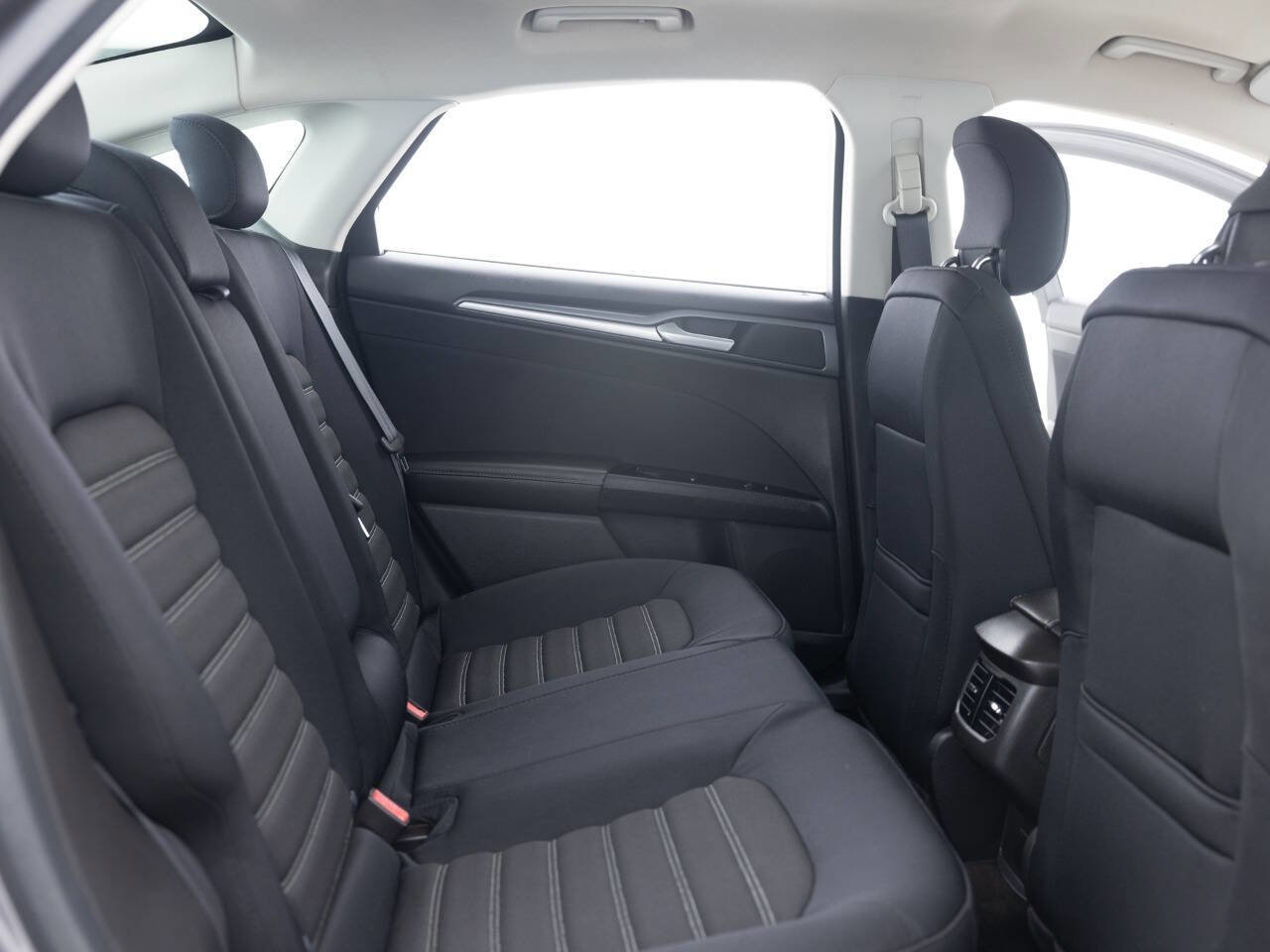 Used 2013 Ford Fusion SE image 29