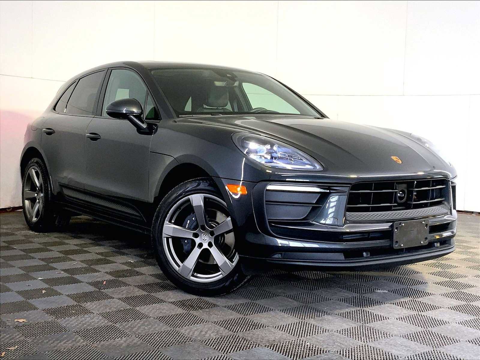 Certified 2024 Porsche Macan image 9