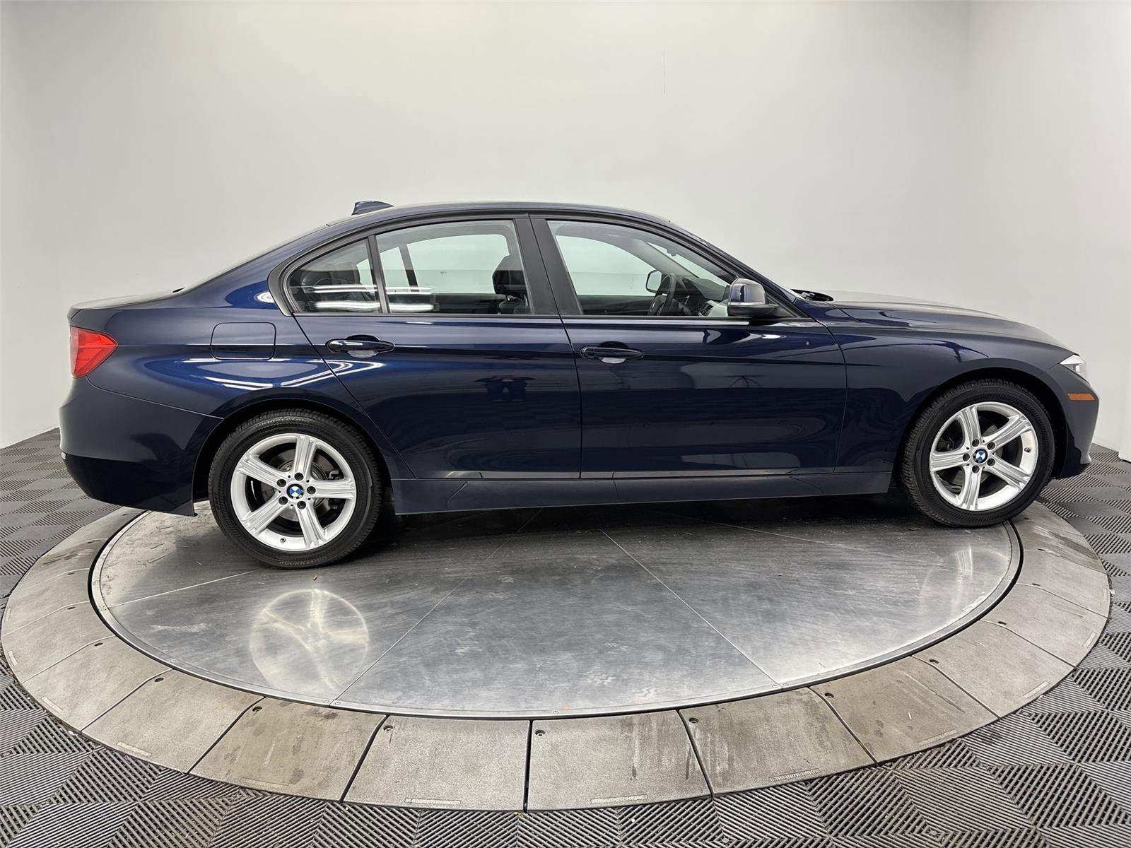 Used 2014 BMW 320i xDrive Sedan image 17