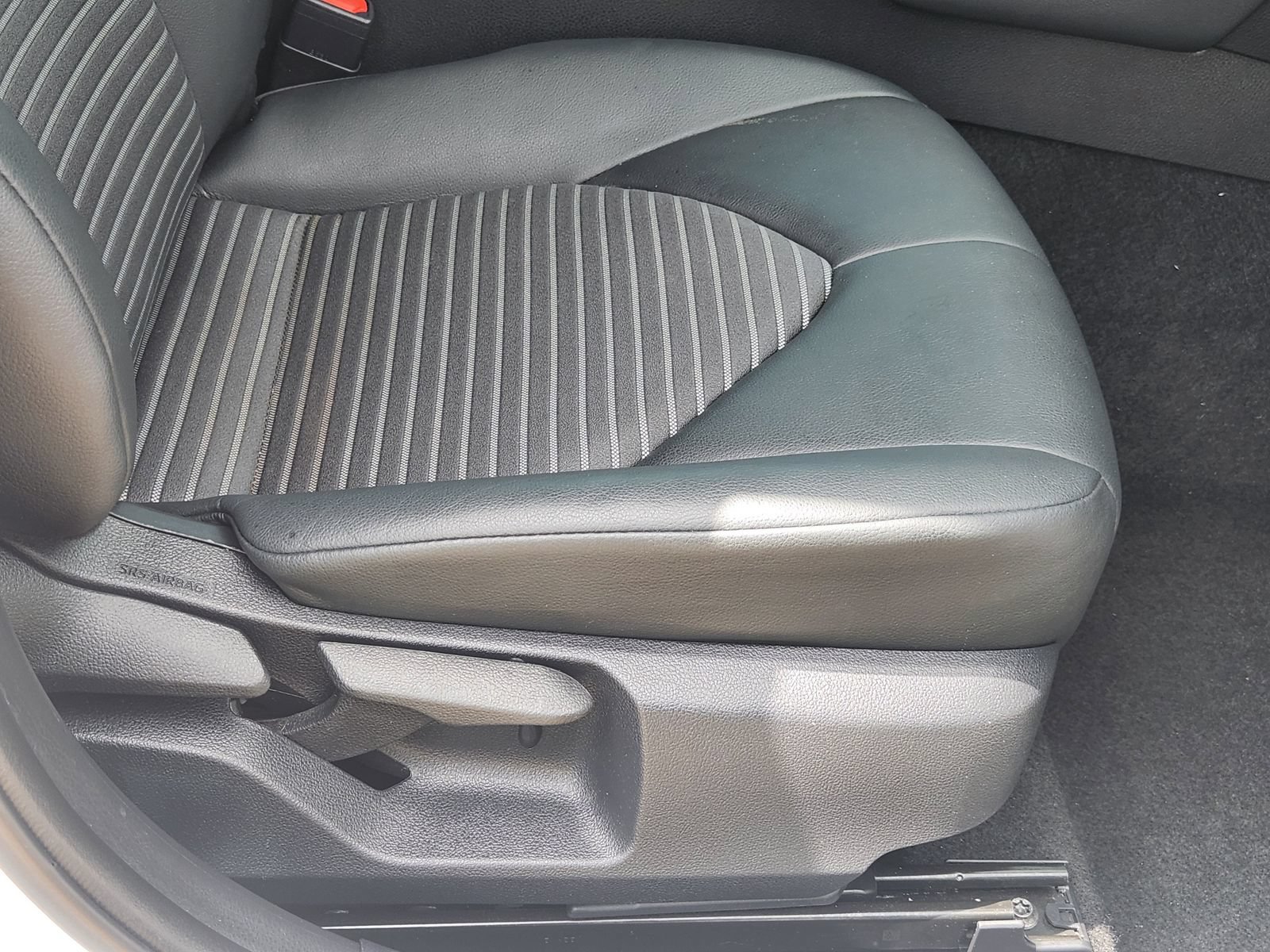 Used 2023 Toyota Camry SE w/ Convenience Package FWD image 27