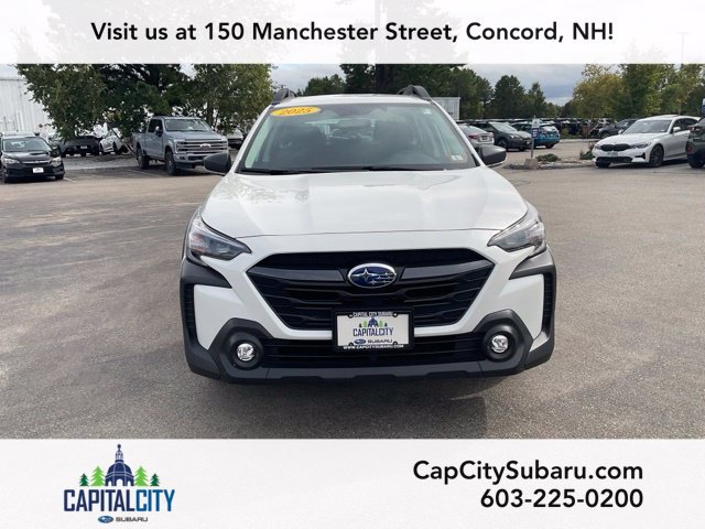 Used 2025 Subaru Outback AWD/4WD image 2