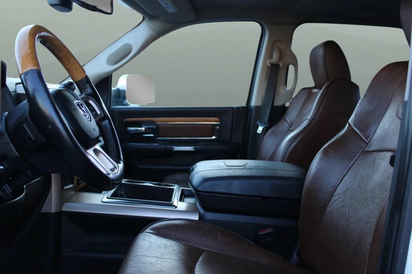 Used 2014 RAM 2500 Longhorn w/ Convenience Group AWD/4WD image 16