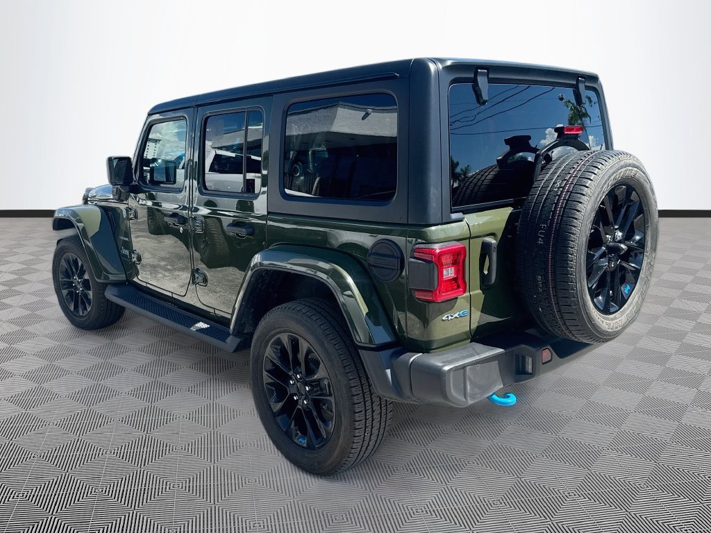 Used 2023 Jeep Wrangler Unlimited Sahara w/ Cold Weather Group AWD/4WD image 8