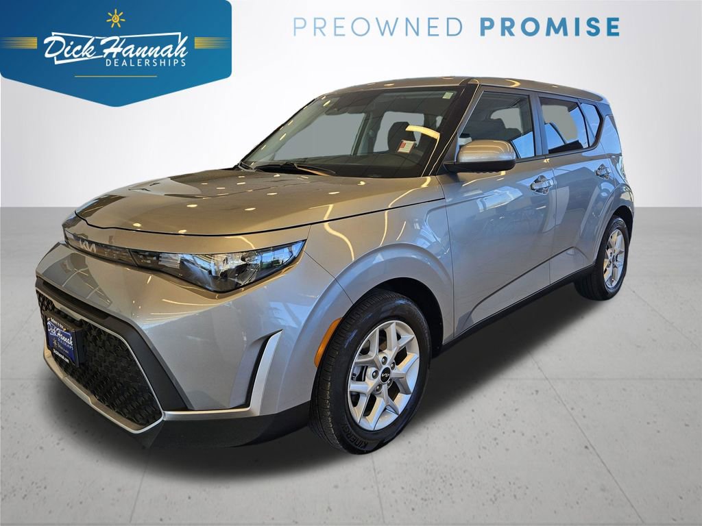 Used 2025 Kia Soul LX w/ LX Technology Package FWD image 1