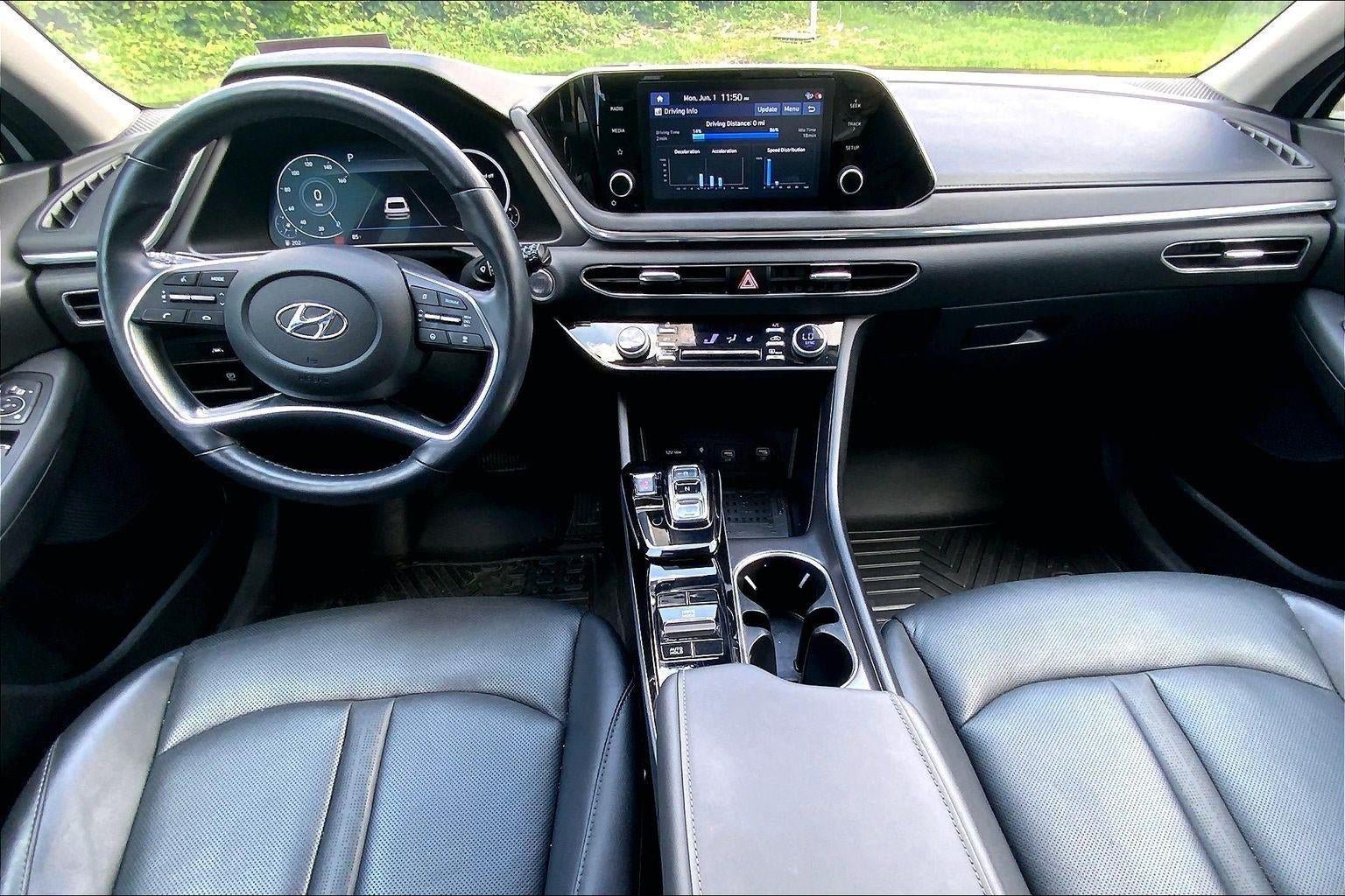 Used 2020 Hyundai Sonata SEL w/ Premium + Sunroof Package FWD image 16