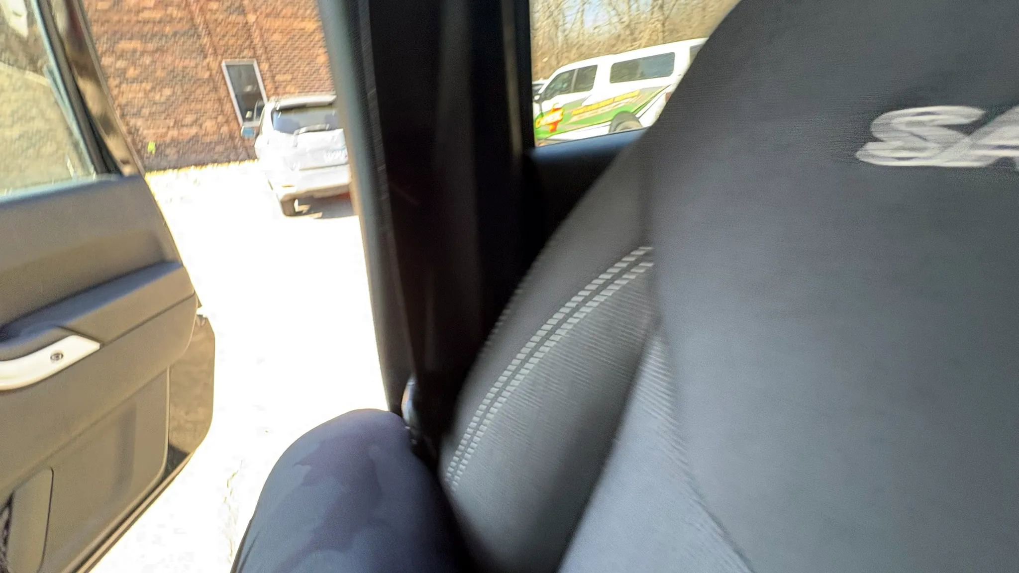 Used 2016 Jeep Wrangler Unlimited Sahara w/ Connectivity Group image 29