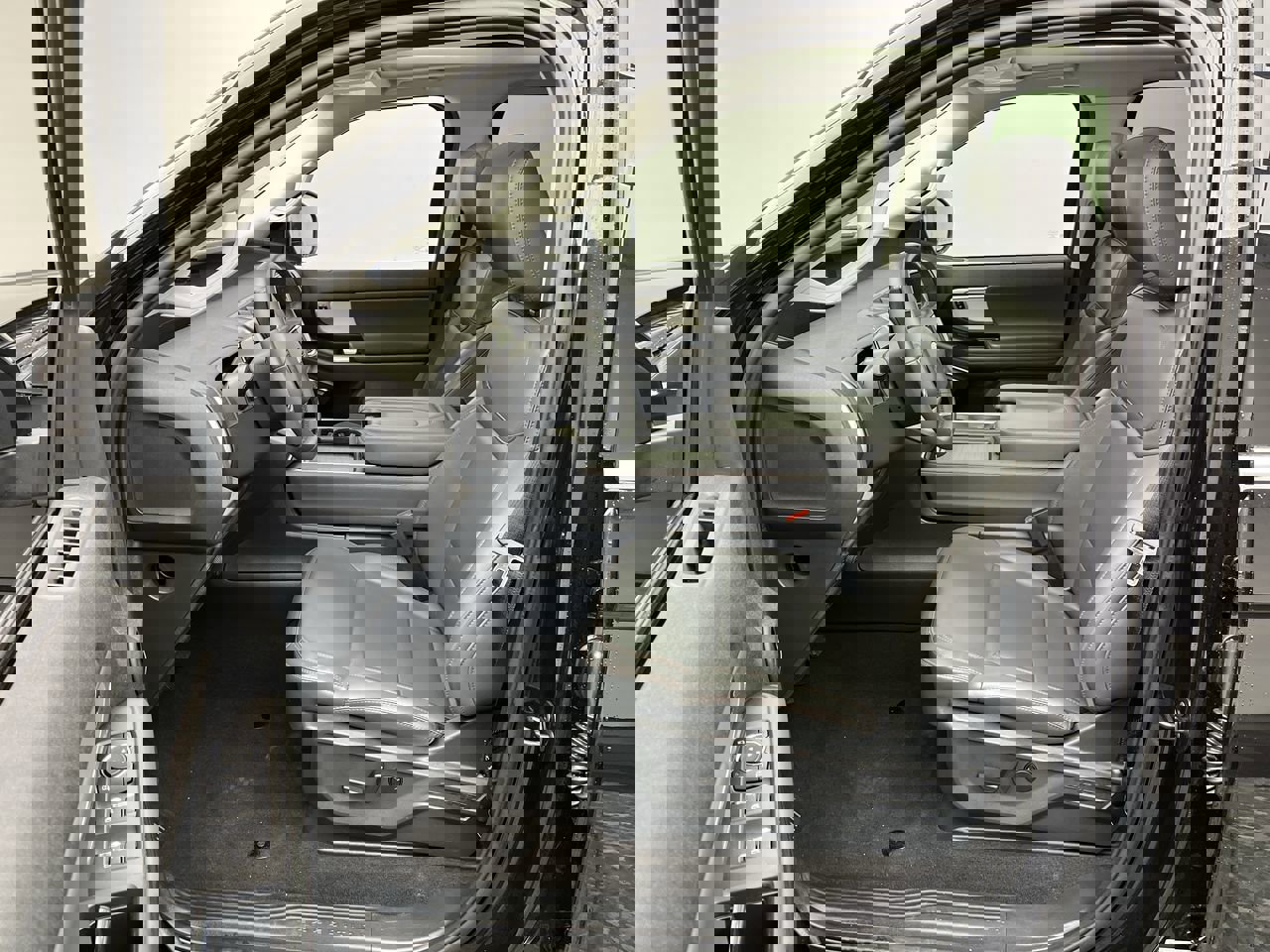 Certified 2025 Ford Expedition Max Active image 3