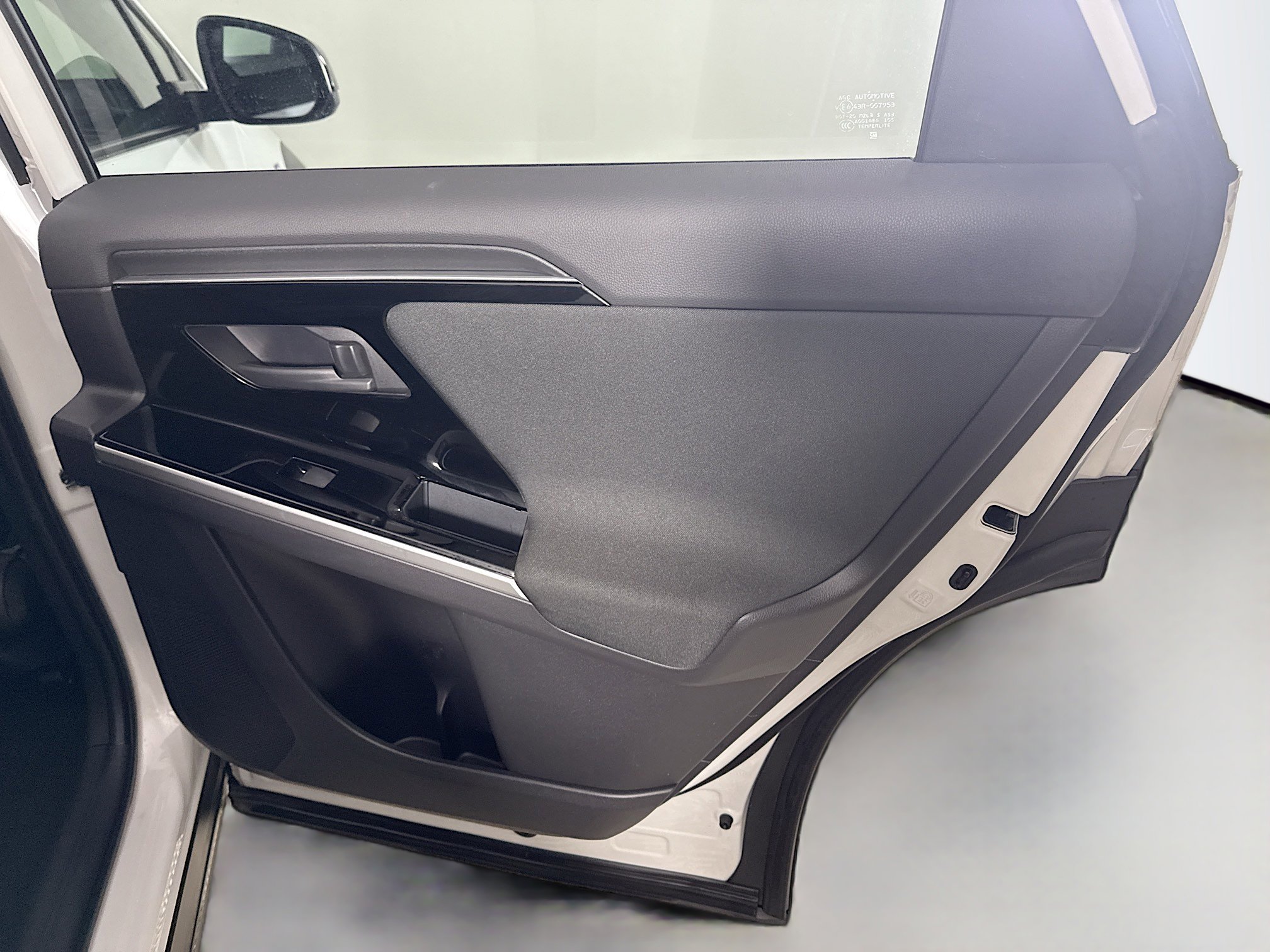 Used 2024 Subaru Solterra Premium image 28