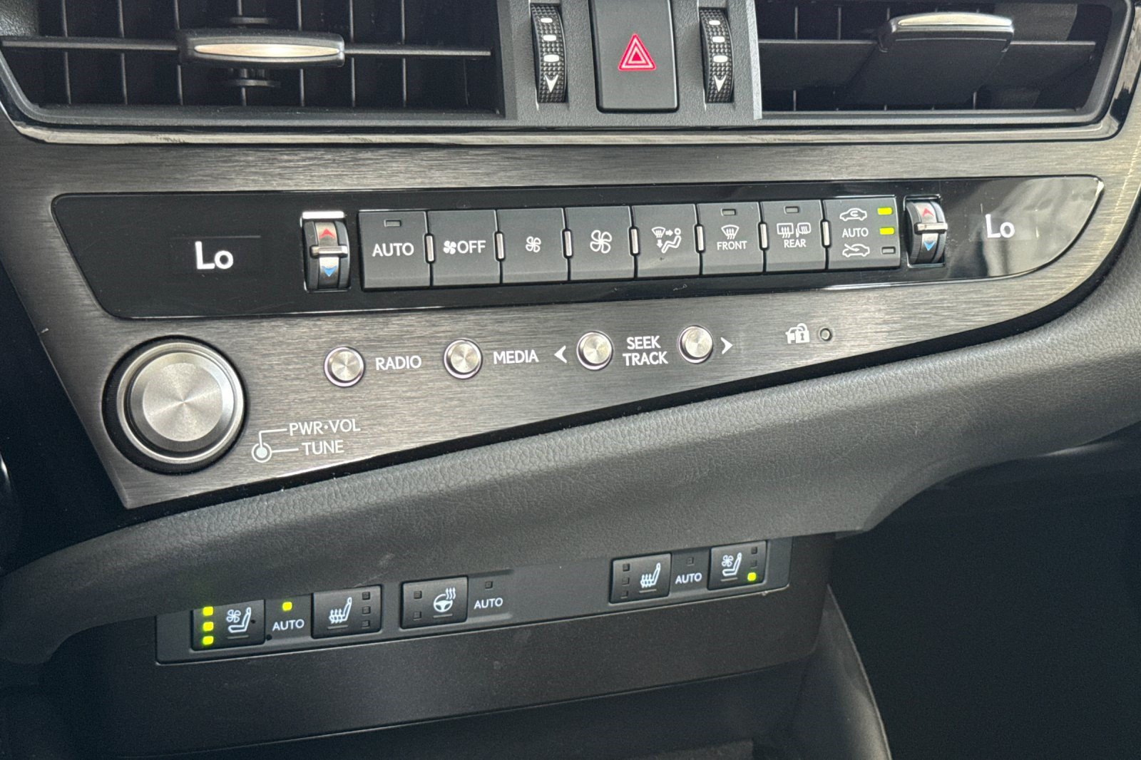 Used 2025 Lexus ES 300h w/ Premium Package FWD image 25