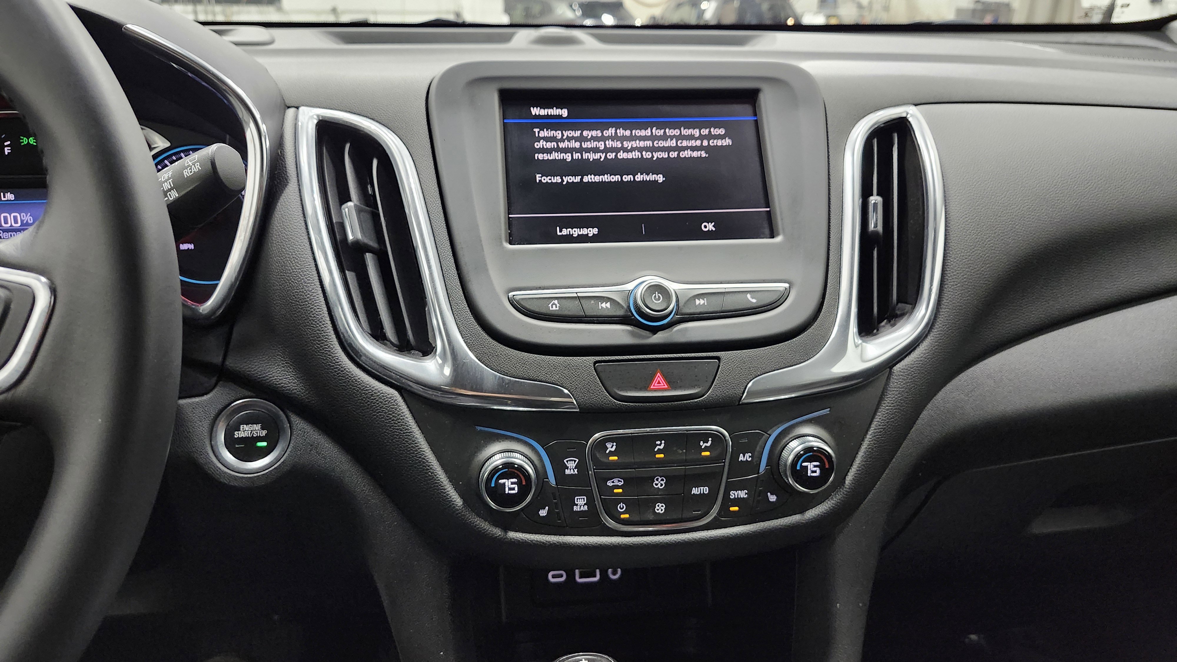 Used 2020 Chevrolet Equinox LT image 31