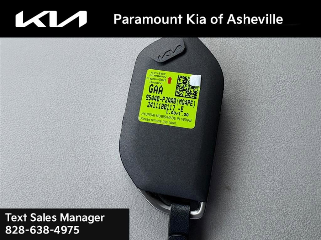 Certified 2025 Kia Sorento EX w/ Panoramic Sunroof Package image 27