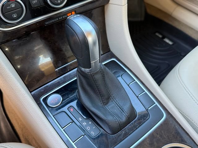 Used 2014 Volkswagen Passat TDI SEL Premium FWD image 29