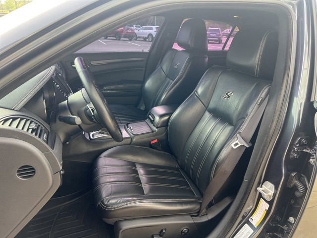 Used 2016 Chrysler 300 S image 17