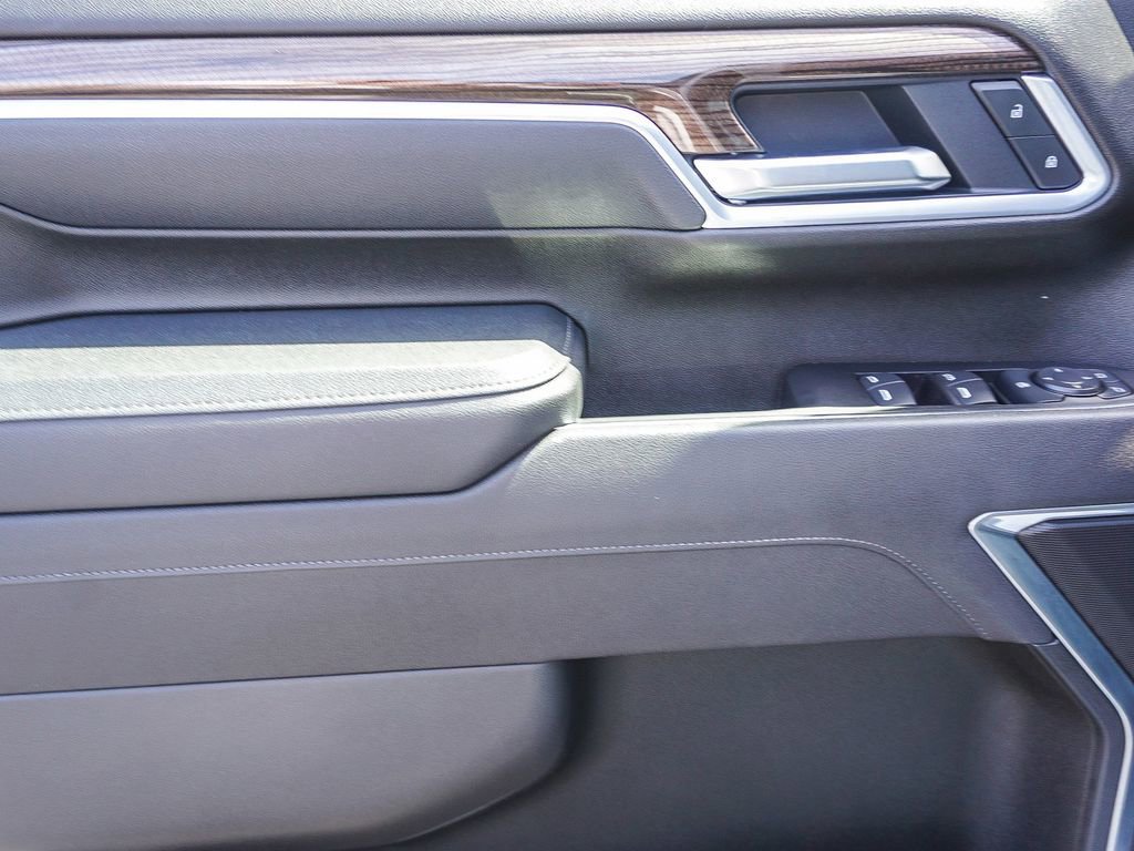 Used 2025 Chevrolet Silverado 2500 LT w/ Convenience Package image 18