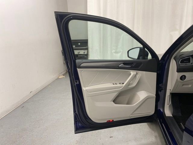 Used 2023 Volkswagen Tiguan SE image 25