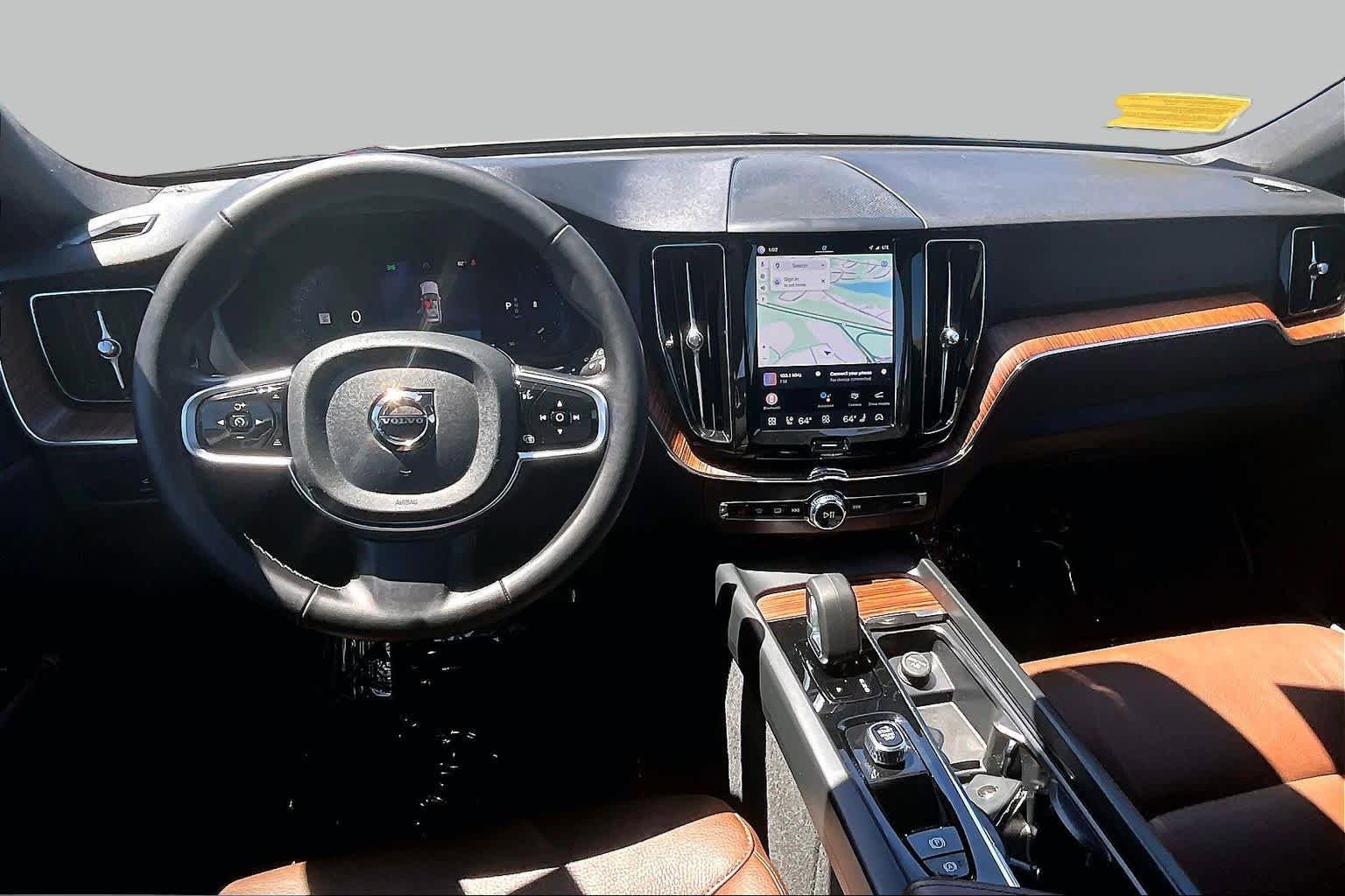 Used 2025 Volvo XC60 B5 Plus AWD/4WD image 16