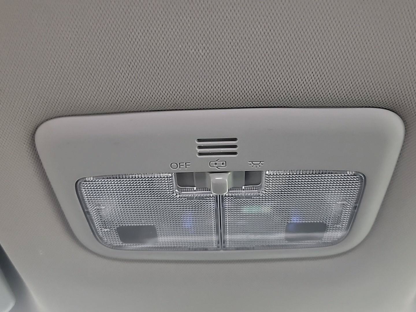 Used 2019 Toyota Corolla LE w/ Carpet Mat Package (TMS) FWD image 30
