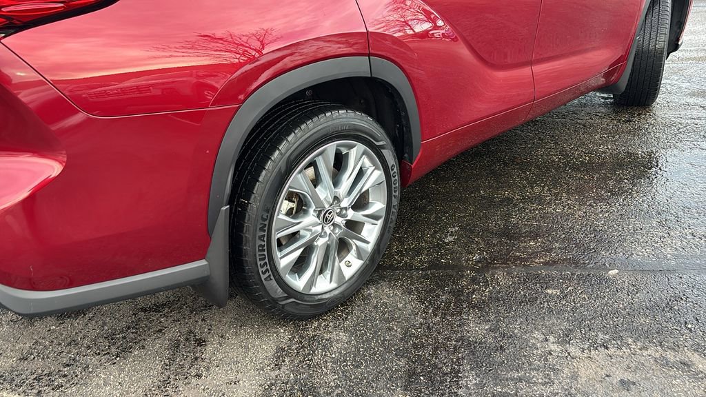 Used 2020 Toyota Highlander Limited image 8