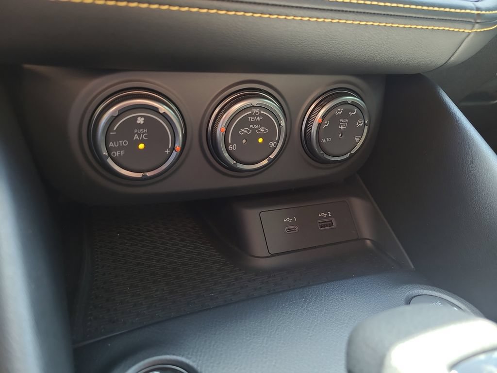 Certified 2023 Nissan Z w/ Floor Mat Package (L93) RWD image 17