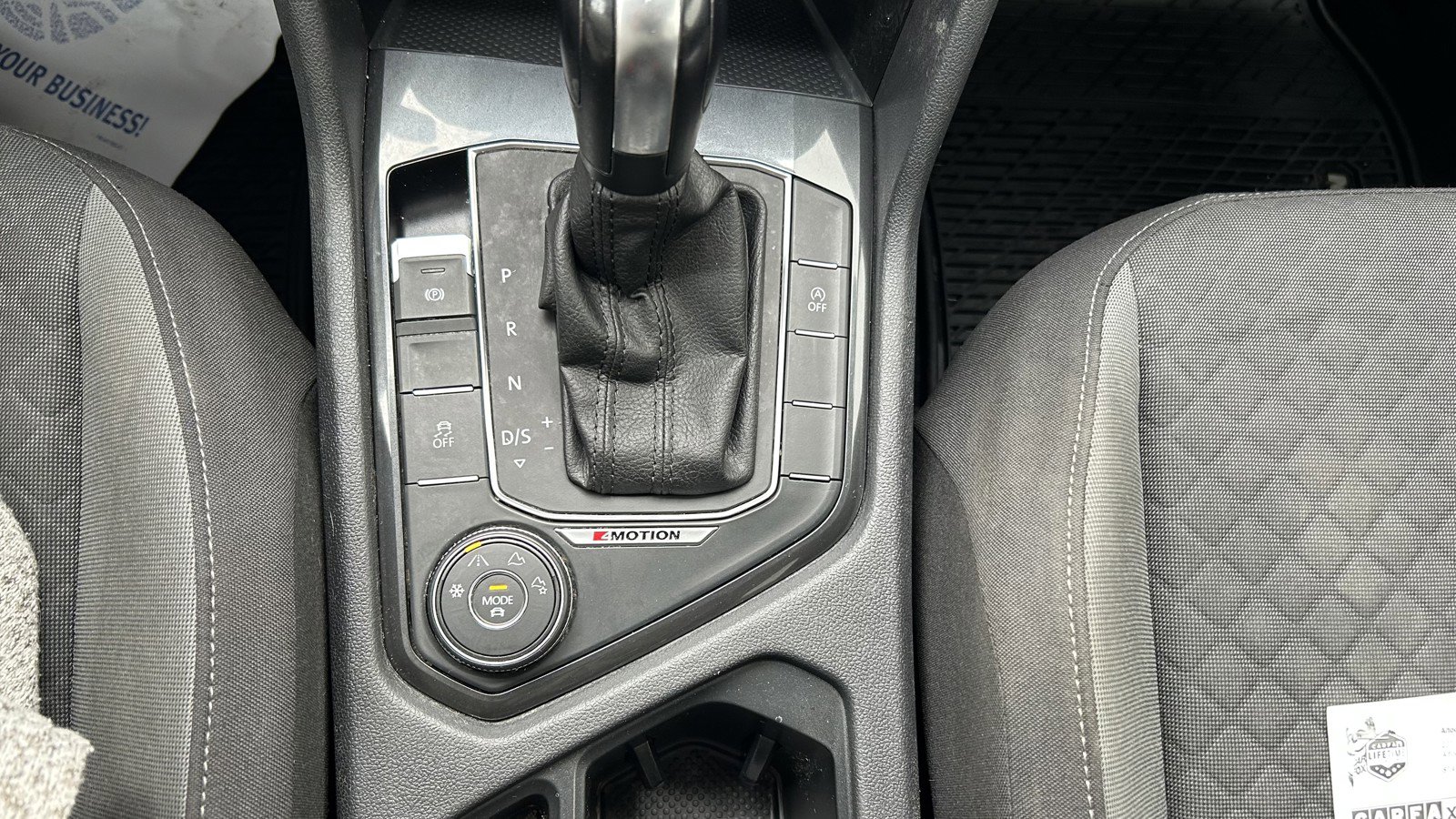Used 2018 Volkswagen Tiguan S image 36