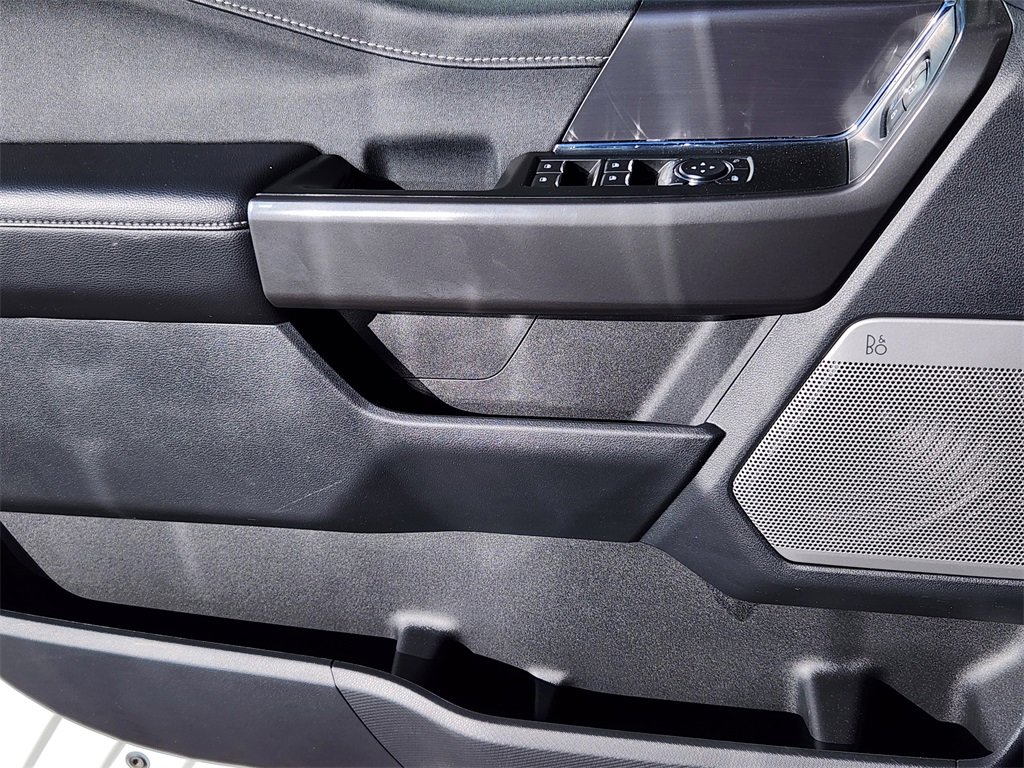 Used 2025 Ford F150 Lariat w/ Equipment Group 501A Mid image 6