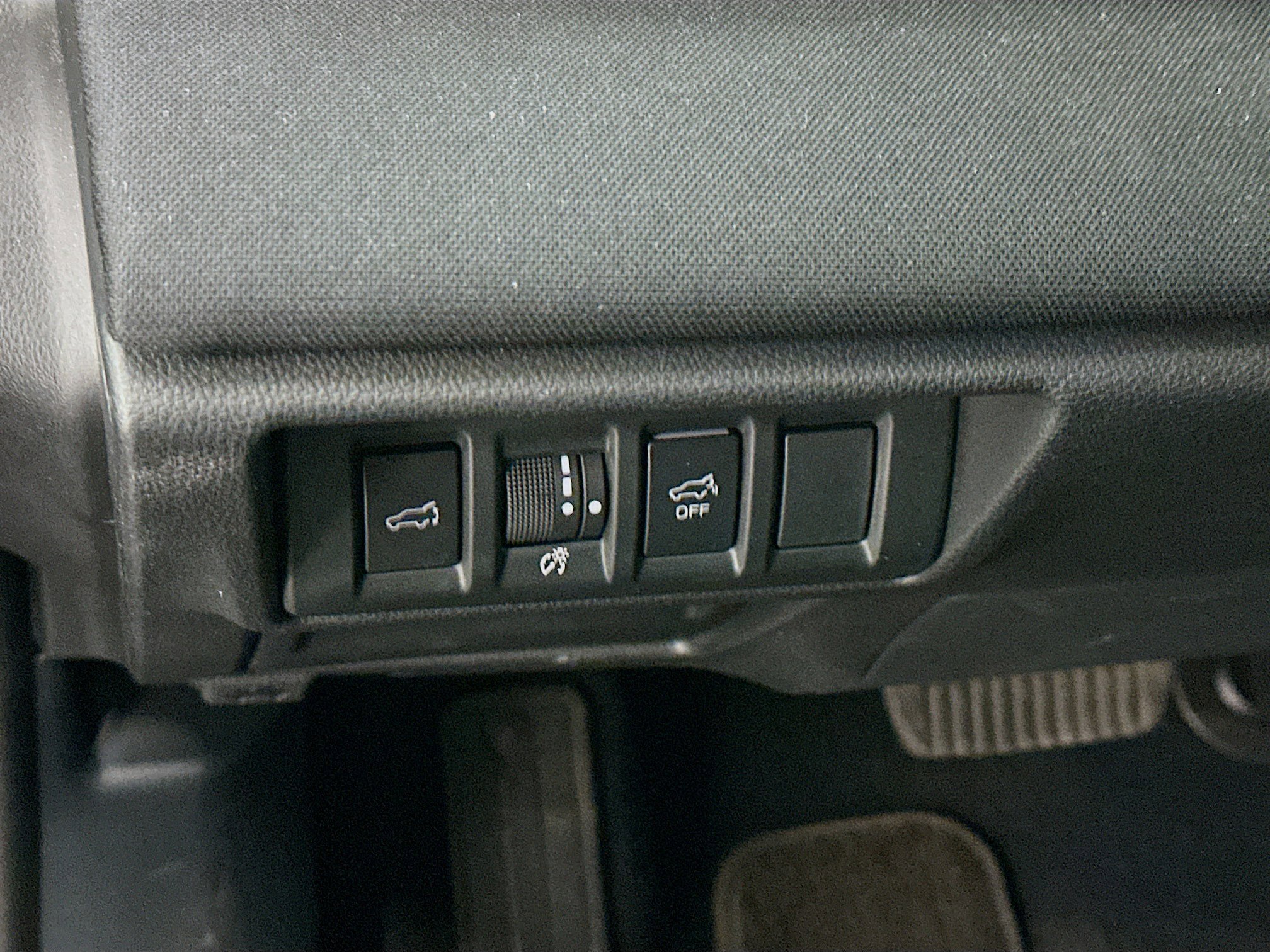 Used 2025 Subaru Outback Premium image 17