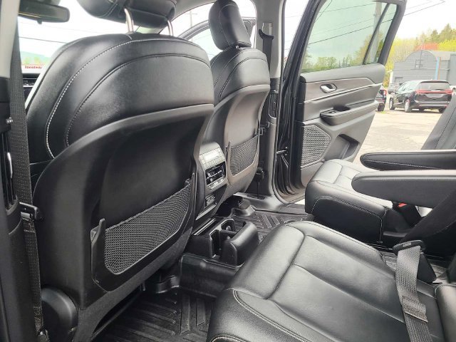 Used 2023 Jeep Grand Cherokee L Limited AWD/4WD image 19