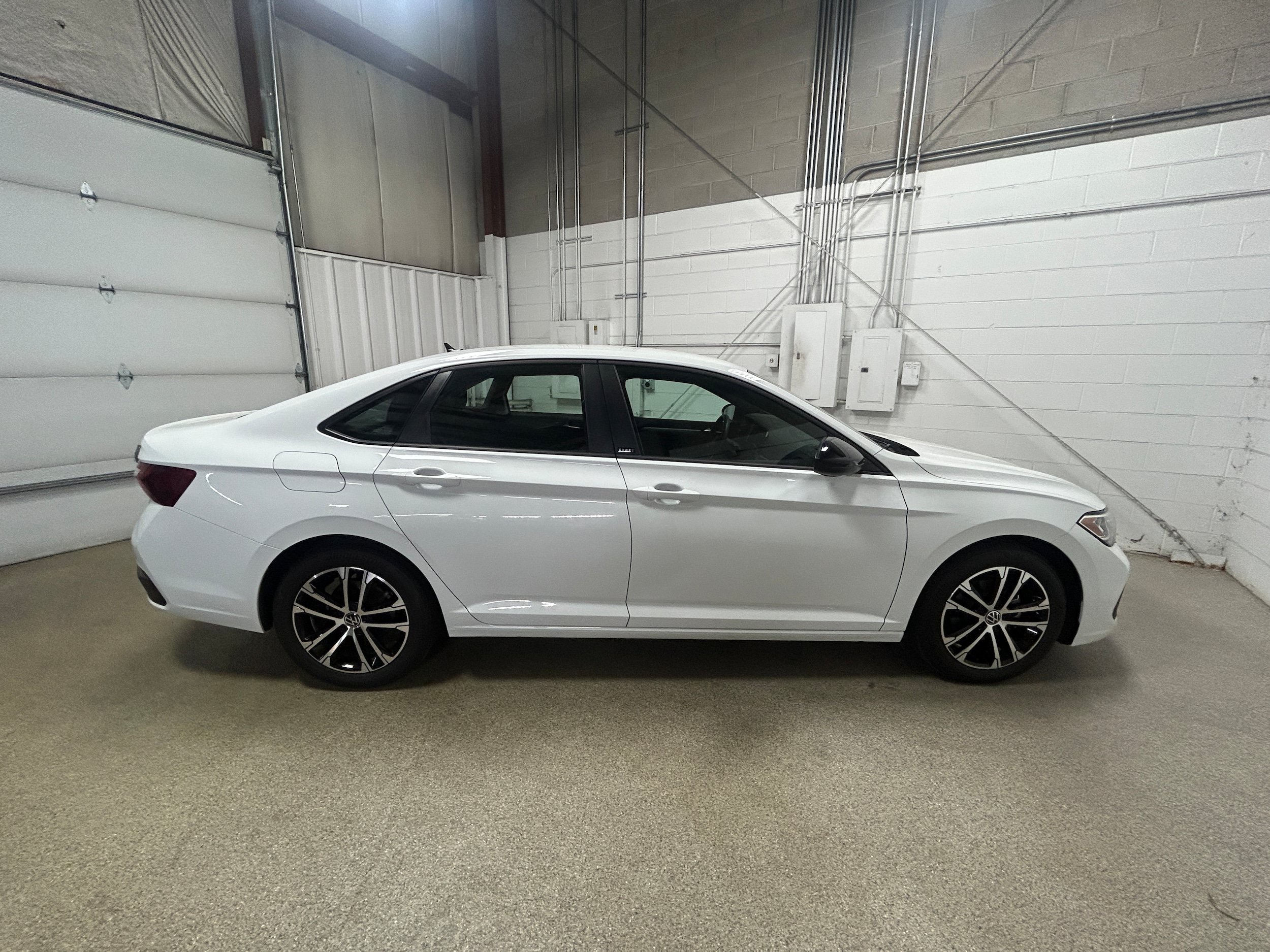 Used 2024 Volkswagen Jetta Sport FWD image 6