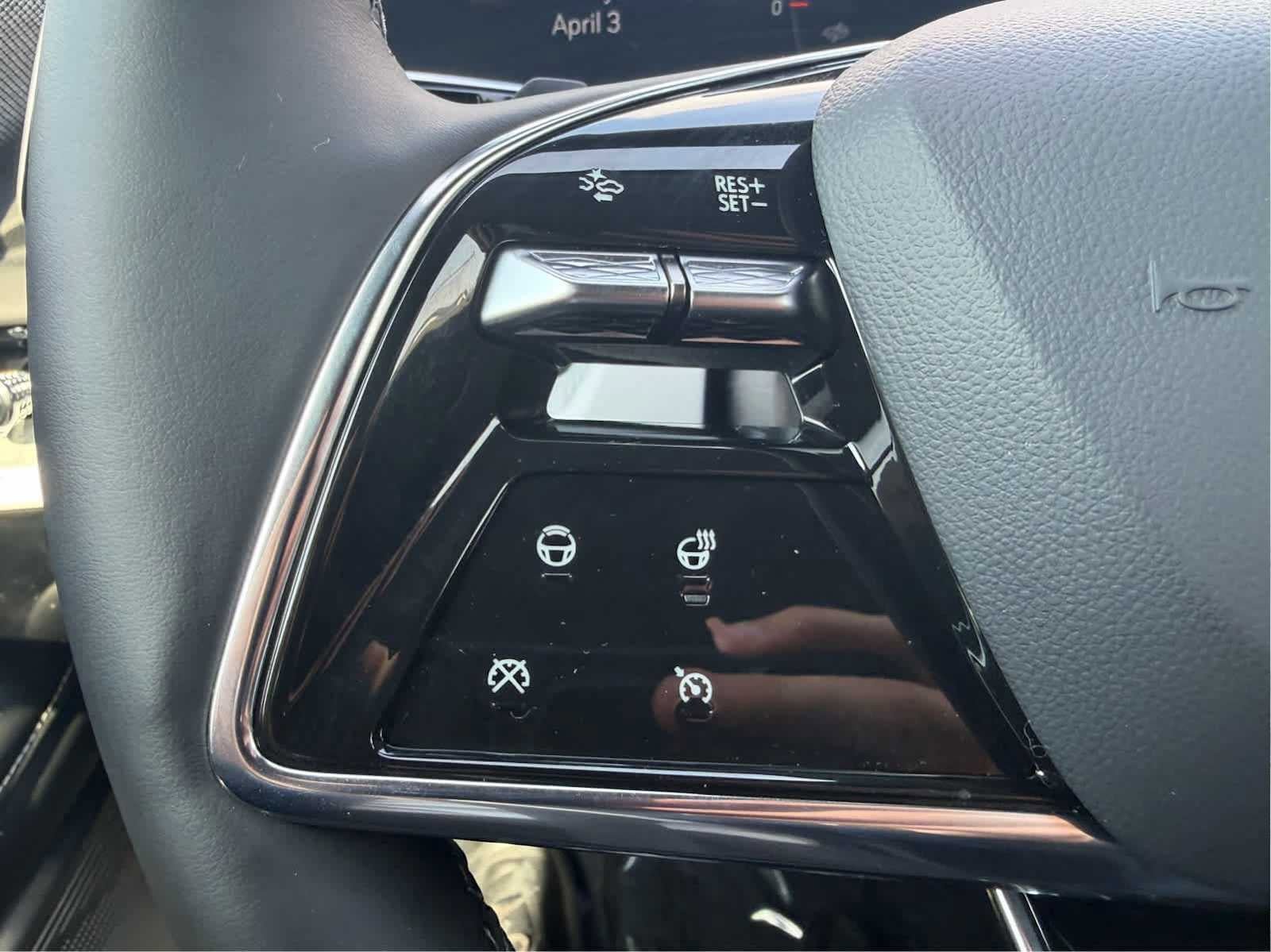 Certified 2025 Cadillac Optiq Luxury 2 AWD/4WD image 13