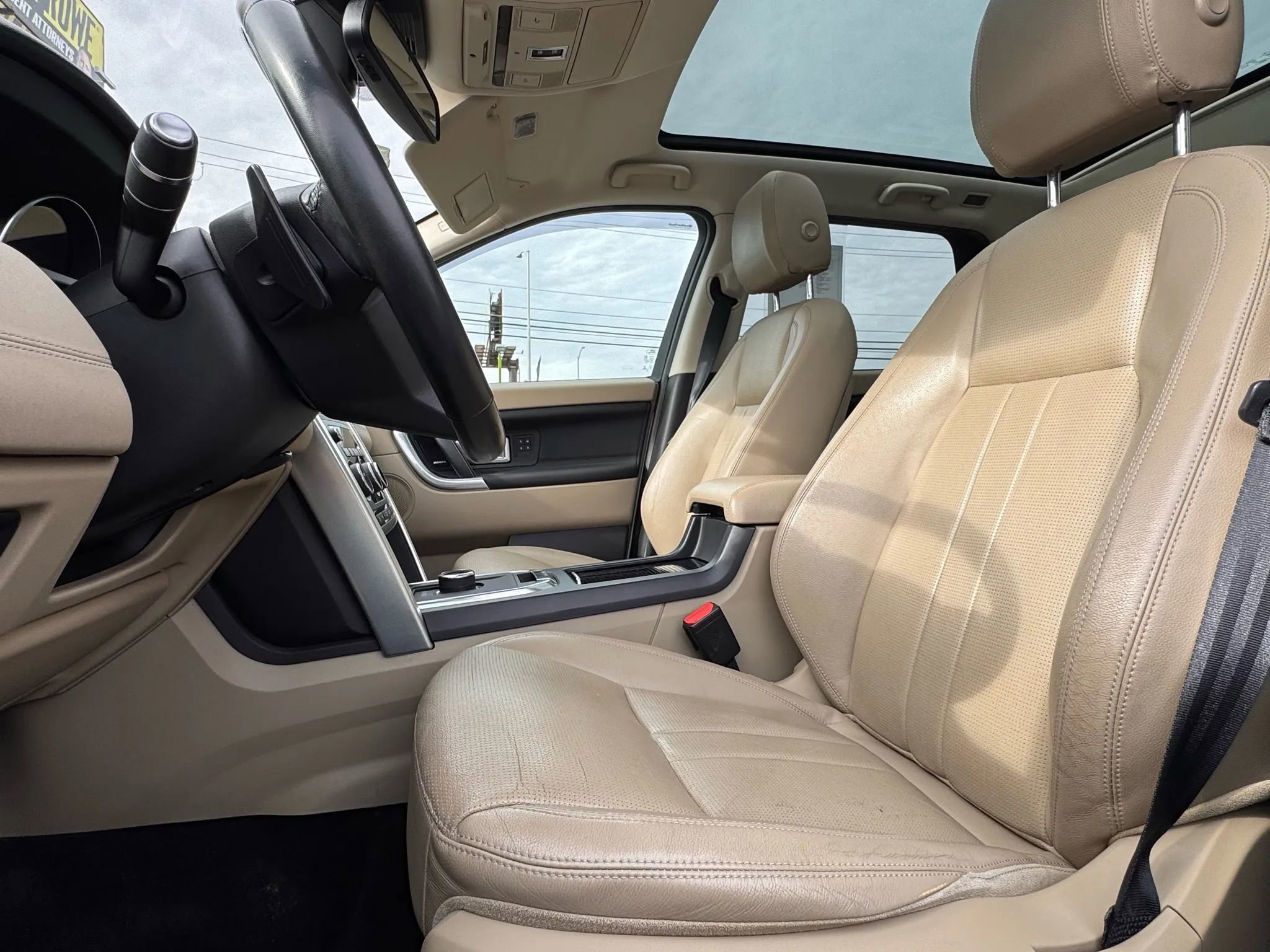 Used 2019 Land Rover Discovery Sport HSE image 11