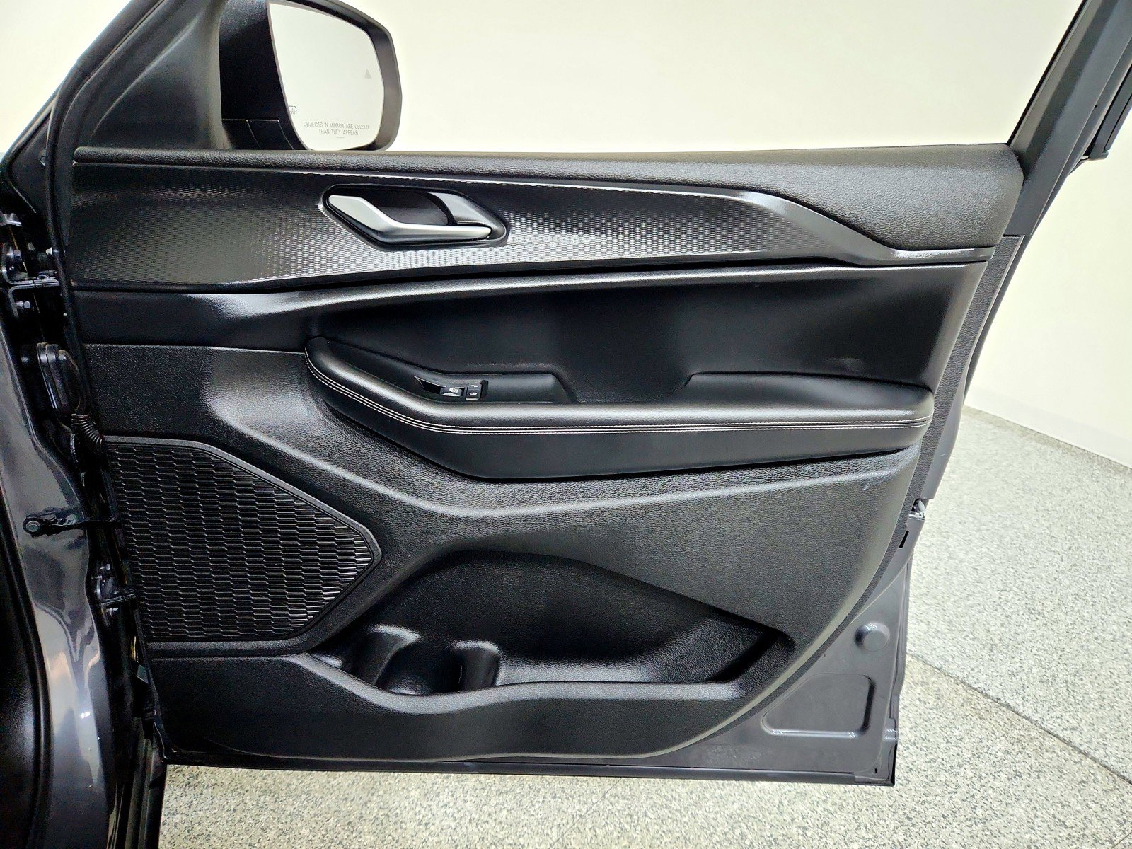 Used 2025 Jeep Grand Cherokee L Laredo w/ Luxury Tech Group I image 29