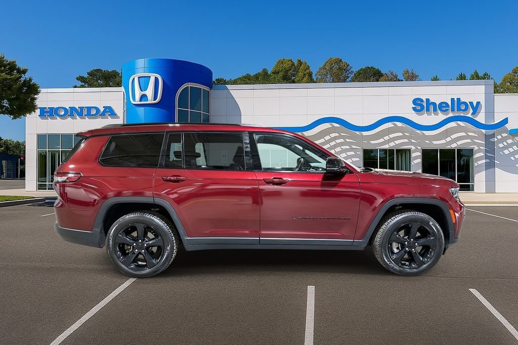 Used 2023 Jeep Grand Cherokee L Laredo image 9