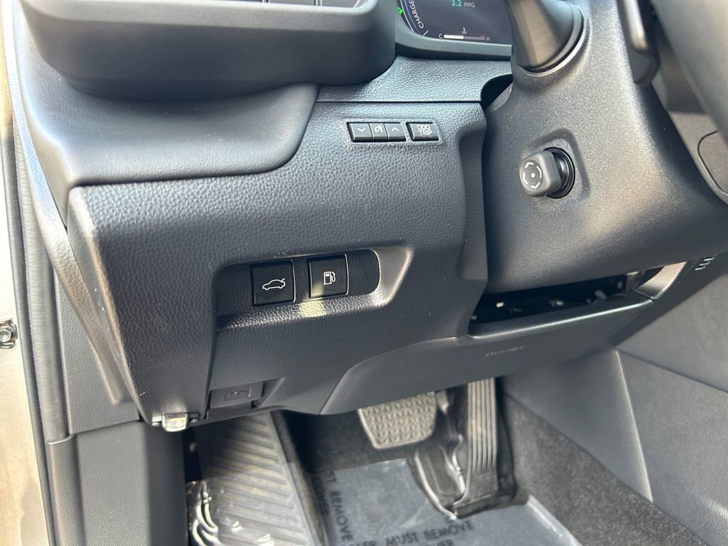 Used 2025 Toyota Crown Platinum image 21