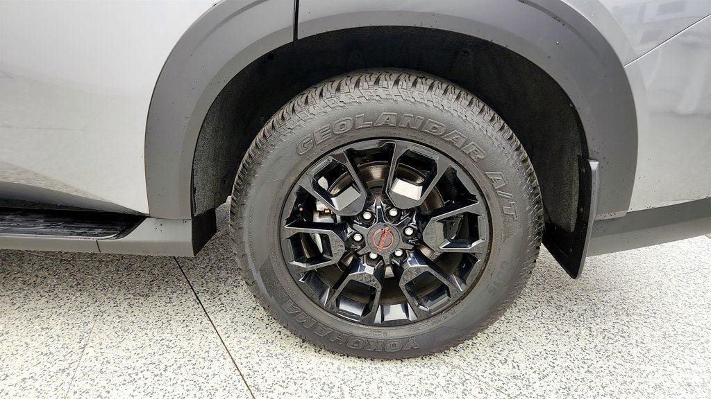 Used 2025 Nissan Armada PRO-4X AWD/4WD image 9