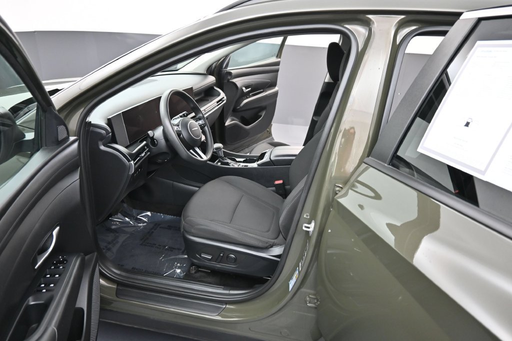 Certified 2025 Hyundai Tucson SEL FWD image 12