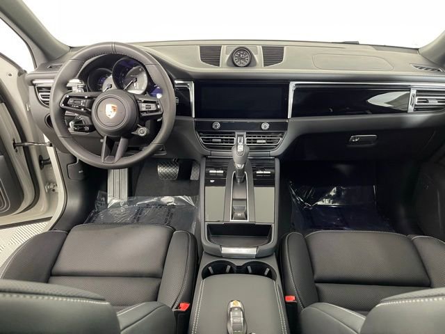 New 2025 Porsche Macan Turbo image 38
