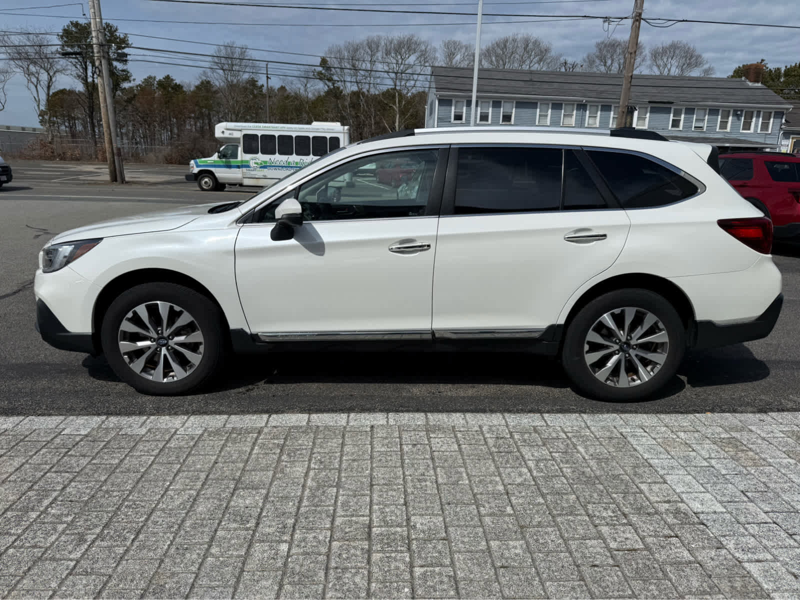 Used 2019 Subaru Outback 2.5i Touring image 4