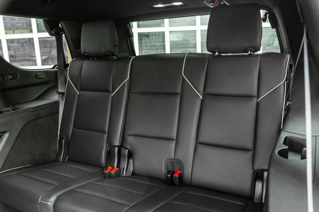 Used 2023 Cadillac Escalade Premium Luxury AWD/4WD image 30
