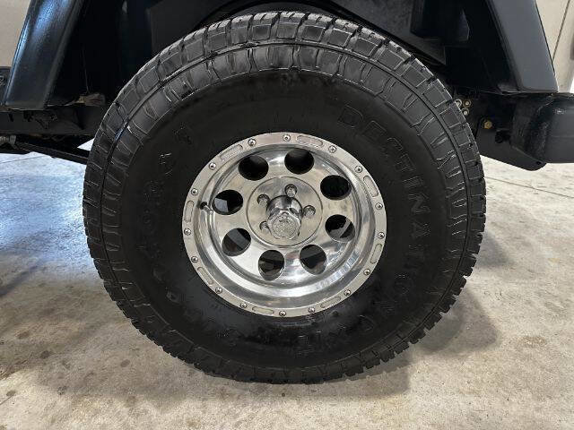 Used 2004 Jeep Wrangler Rubicon w/ Dual Top Group image 11