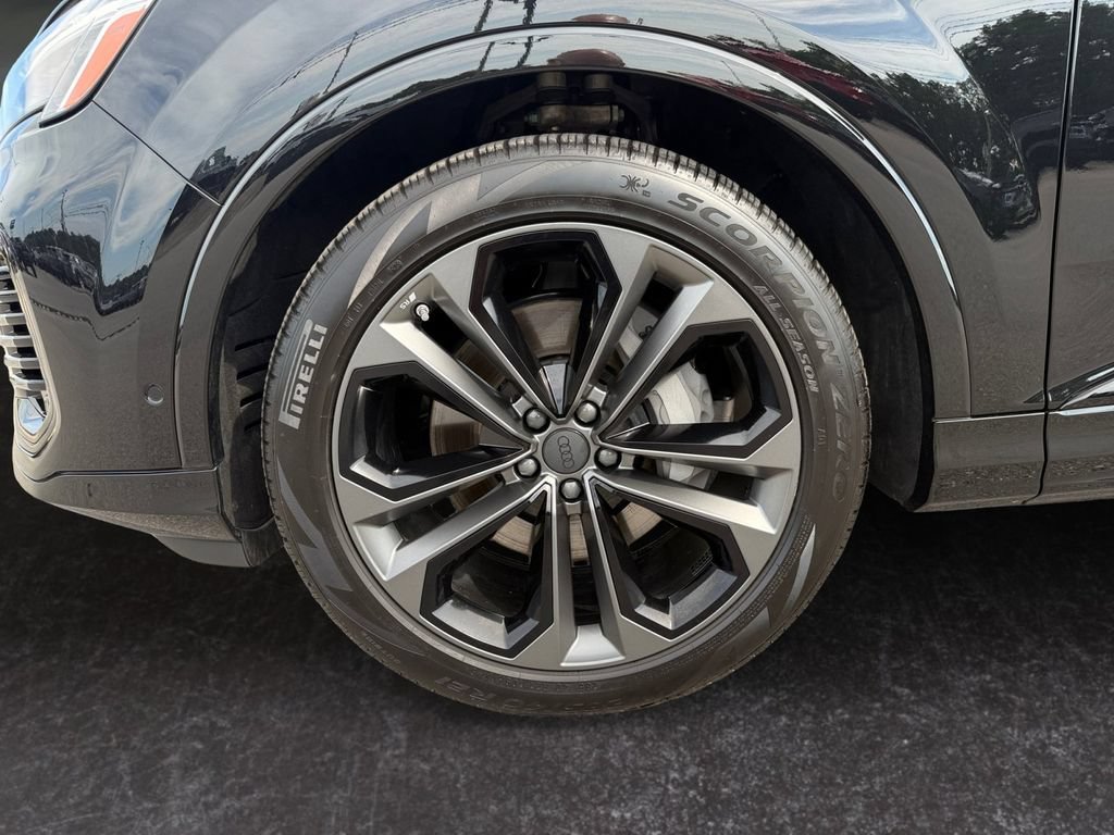Used 2026 Audi Q7 3.0T Prestige AWD/4WD image 9
