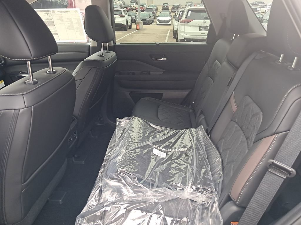 New 2026 Nissan Pathfinder Platinum w/ Lighting Package image 26