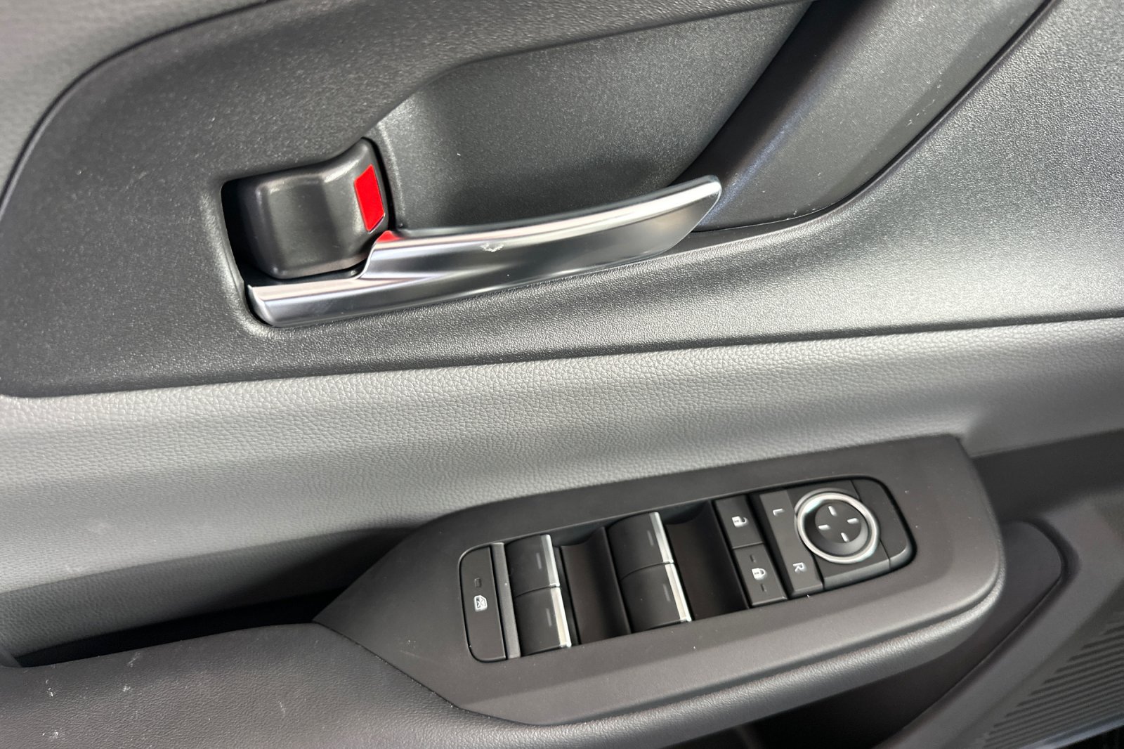 New 2027 Toyota Prius XLE FWD image 8