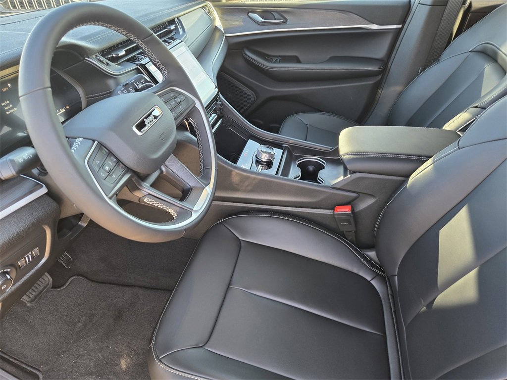 New 2025 Jeep Grand Cherokee Limited image 9