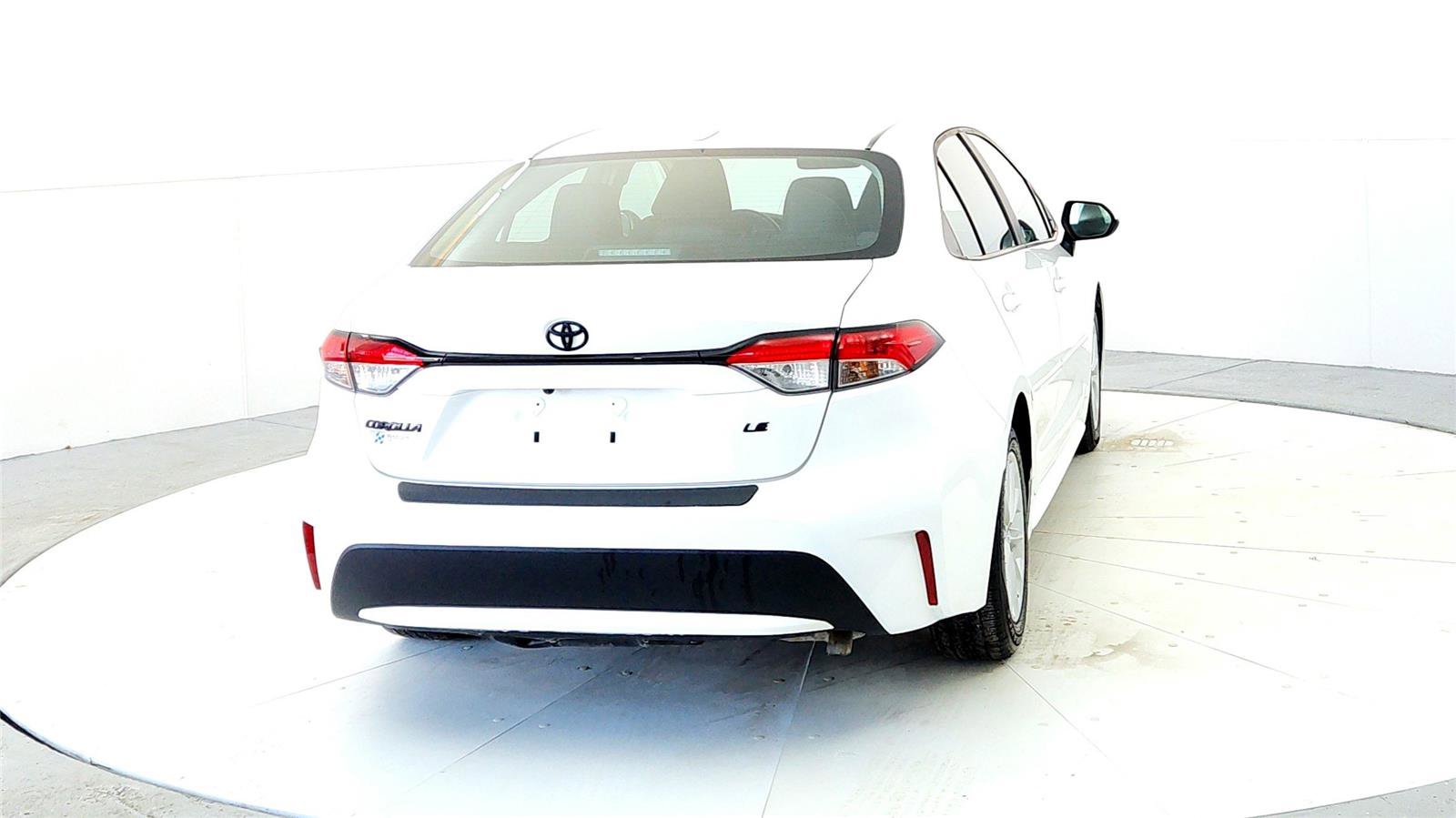 Certified 2022 Toyota Corolla LE w/ LE Convenience Package image 5