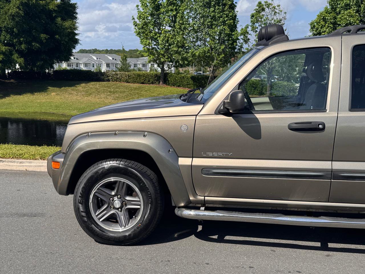 Used 2004 Jeep Liberty Renegade w/ Security Group AWD/4WD image 6