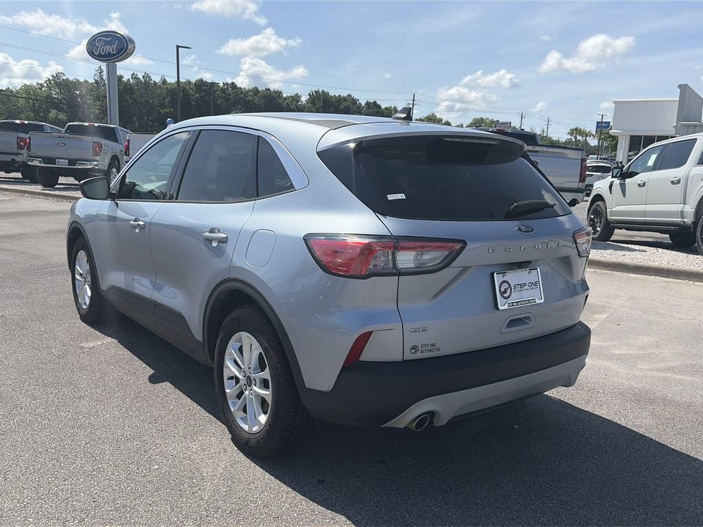 Used 2022 Ford Escape SE w/ Convenience Package FWD image 5